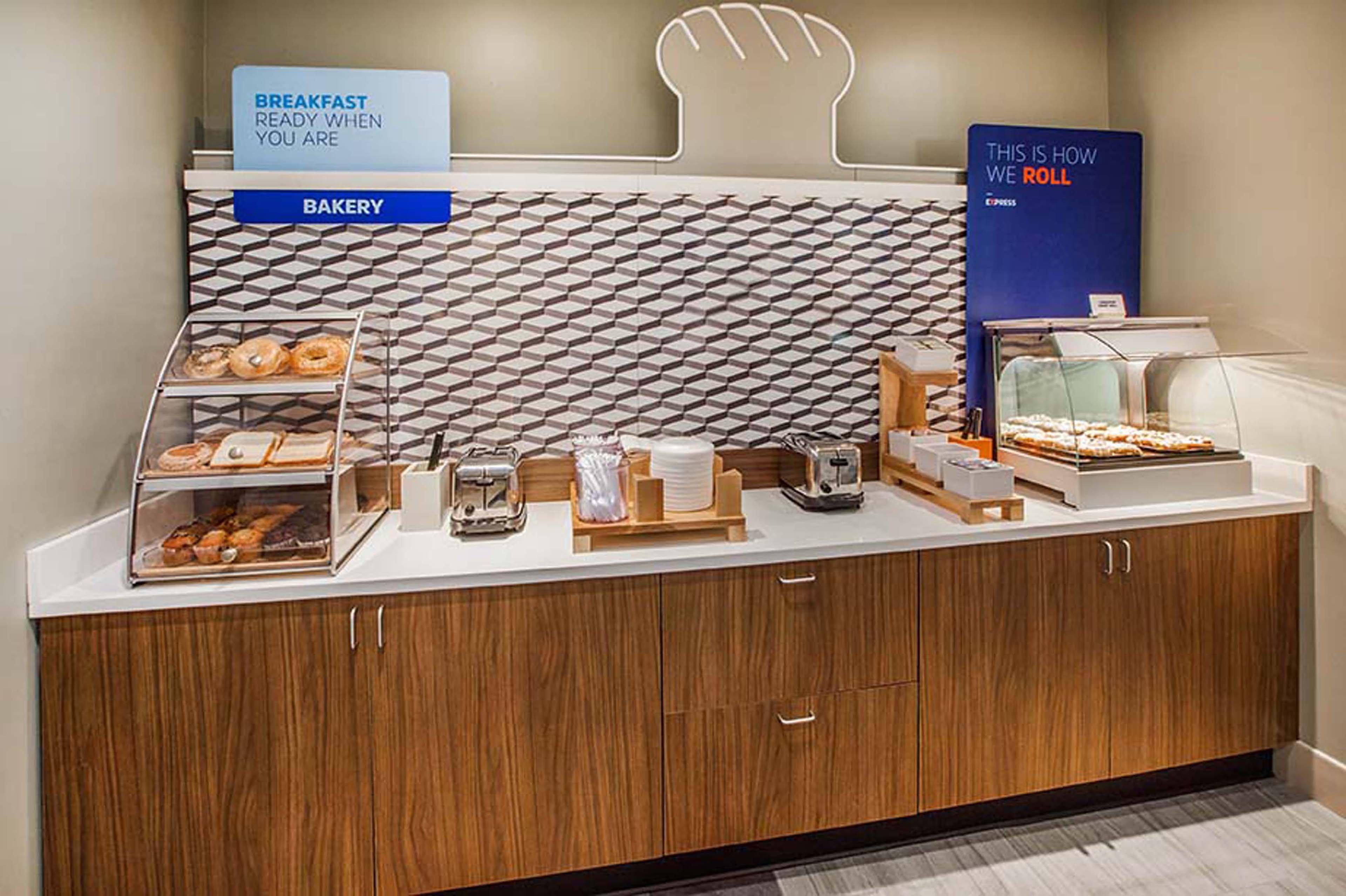 Holiday Inn Express & Suites Tracy By Ihg Εξωτερικό φωτογραφία