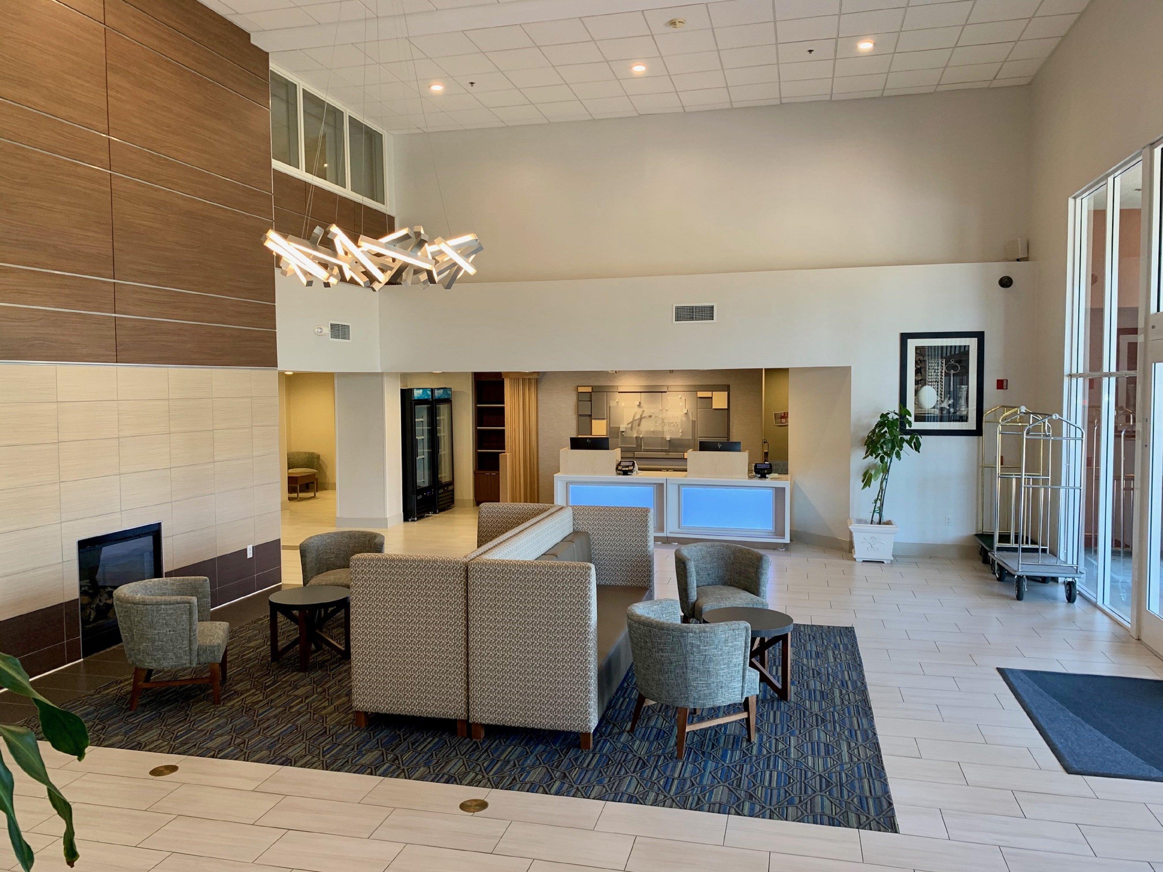 Holiday Inn Express & Suites Tracy By Ihg Εξωτερικό φωτογραφία